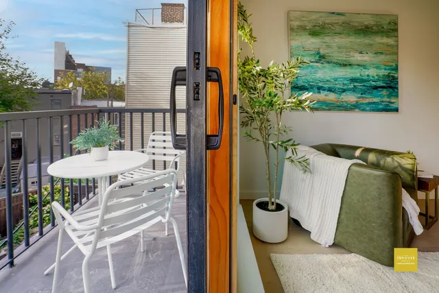 $925,000 | 19 North Henry Street, Unit 3B | Williamsburg