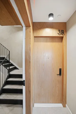 $925,000 | 19 North Henry Street, Unit 3B | Williamsburg