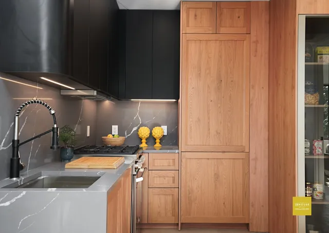 $925,000 | 19 North Henry Street, Unit 3B | Williamsburg