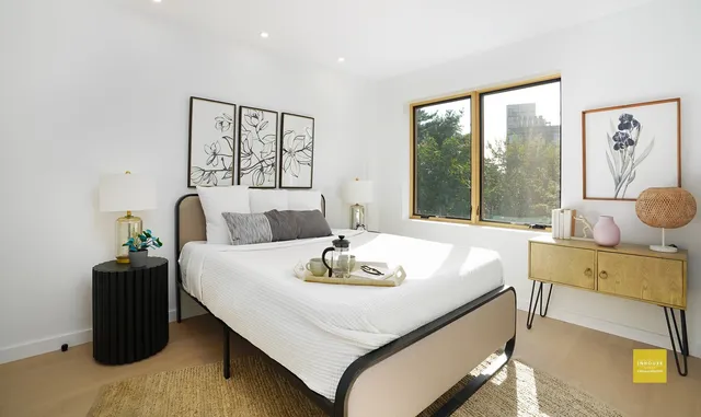 $925,000 | 19 North Henry Street, Unit 3B | Williamsburg