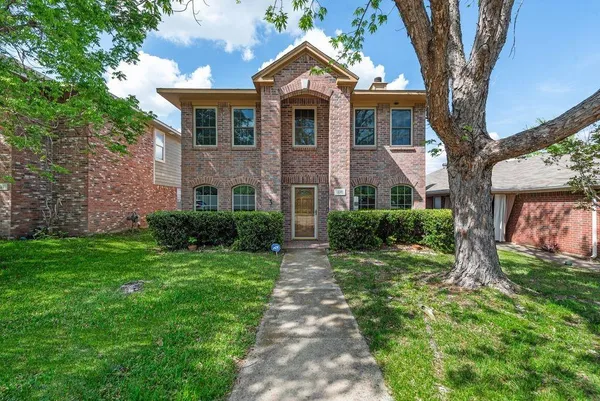 $2,295 | 220 High Pointe Lane, Cedar Hill, TX 75104