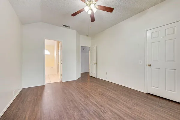 $2,295 | 220 High Pointe Lane, Cedar Hill, TX 75104