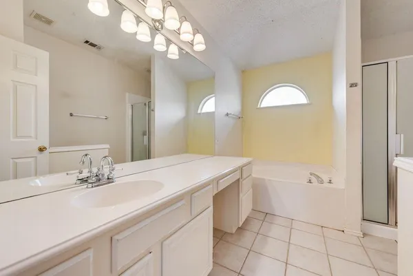 $2,295 | 220 High Pointe Lane, Cedar Hill, TX 75104