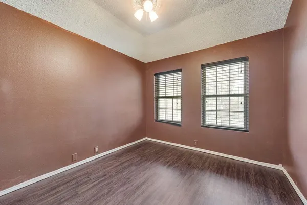 $2,295 | 220 High Pointe Lane, Cedar Hill, TX 75104