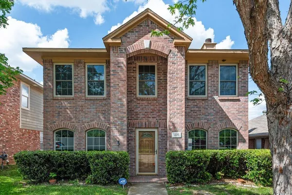 $2,295 | 220 High Pointe Lane, Cedar Hill, TX 75104