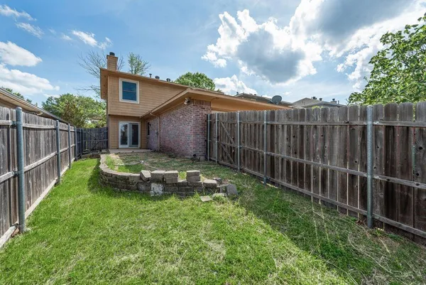 $2,295 | 220 High Pointe Lane, Cedar Hill, TX 75104