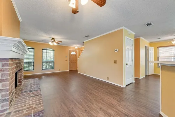 $2,295 | 220 High Pointe Lane, Cedar Hill, TX 75104