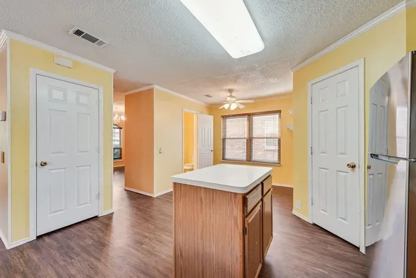 $2,295 | 220 High Pointe Lane, Cedar Hill, TX 75104