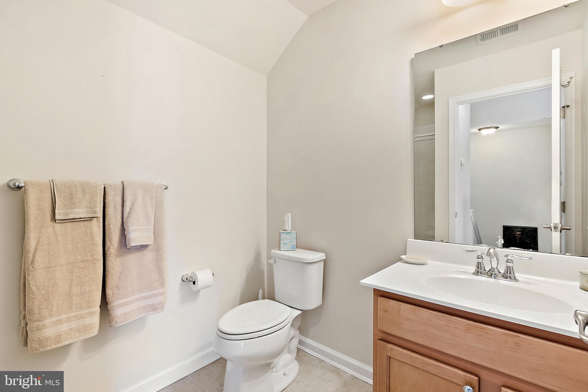 219 Quarry Point Road Malvern, PA 19355 - Photo 28 of 31 4th floor full bathroom