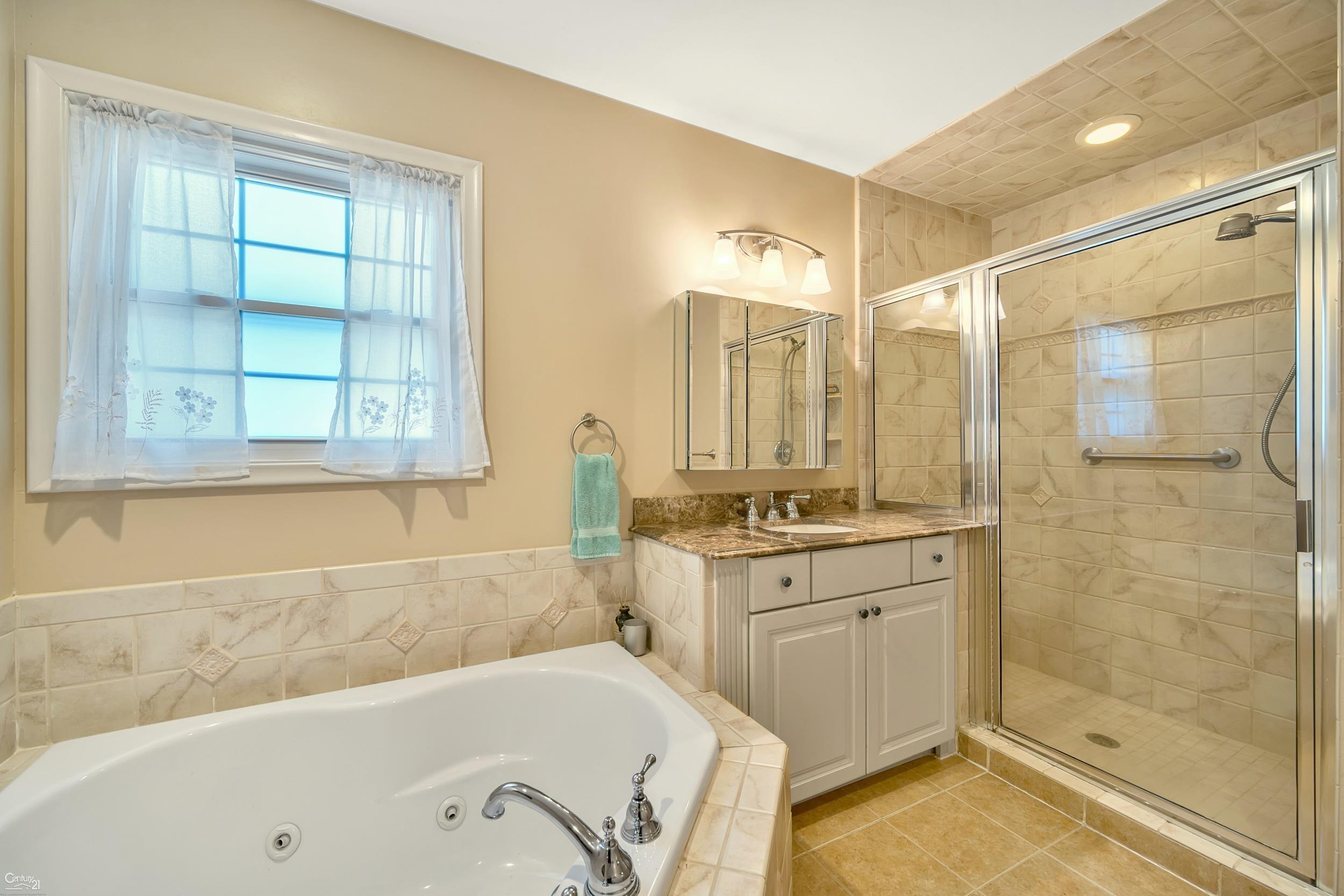 1038 Hawthorne Road Grosse Pointe Woods, MI 48236 - Photo 43 of 61