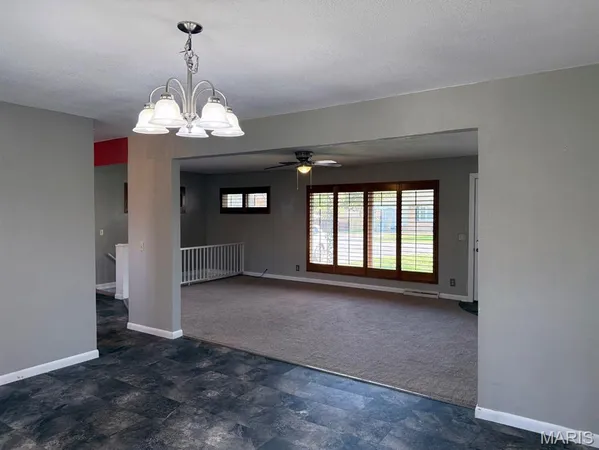 $229,900 | 1014 North Woodland Drive, Dexter, MO 63841