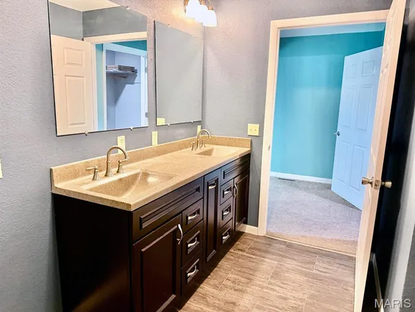 $229,900 | 1014 North Woodland Drive, Dexter, MO 63841