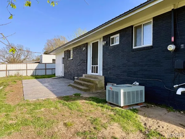 $229,900 | 1014 North Woodland Drive, Dexter, MO 63841