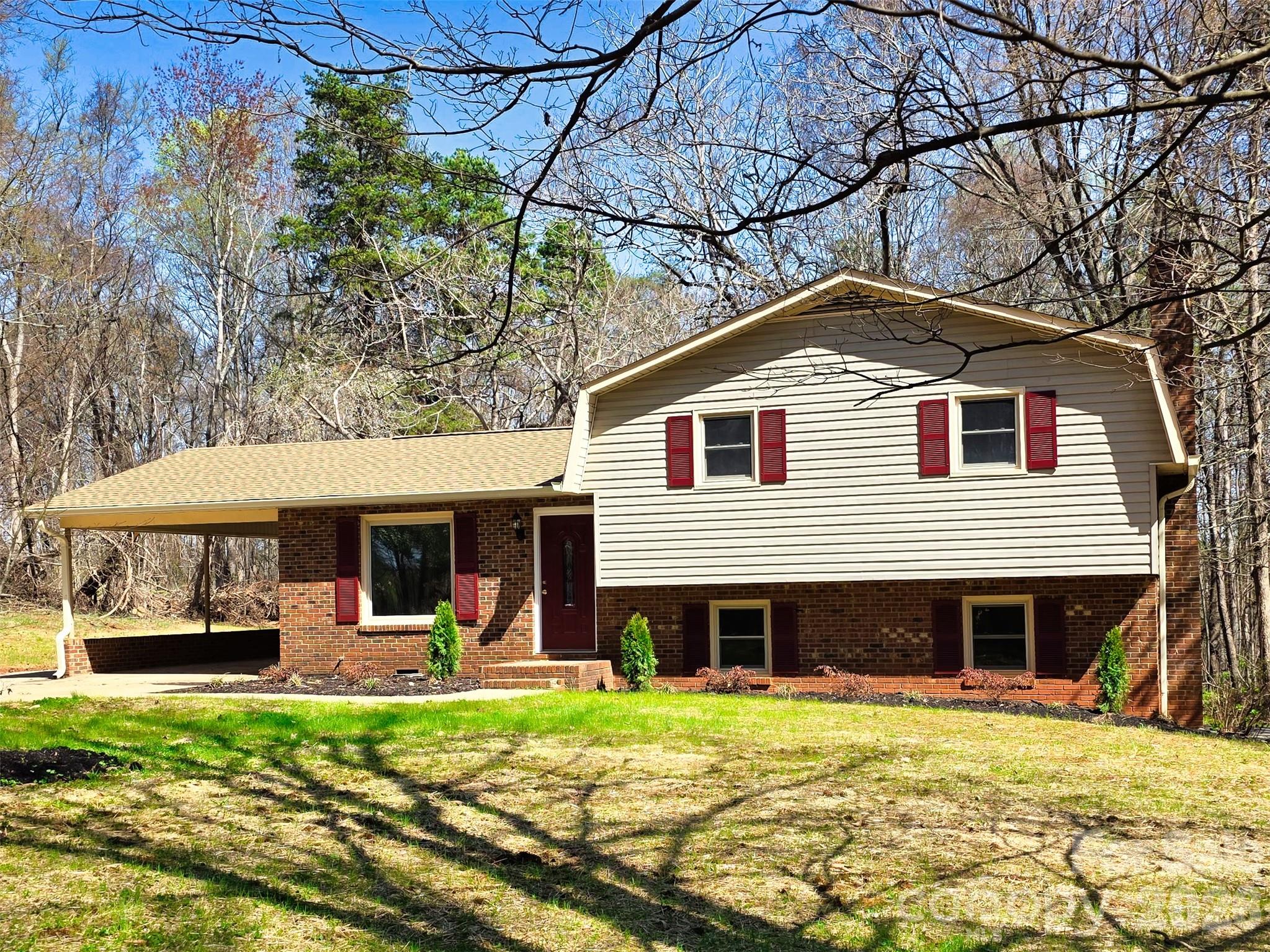 323 Mt Bethel Road Harmony, NC 28634 - Photo 2 of 6