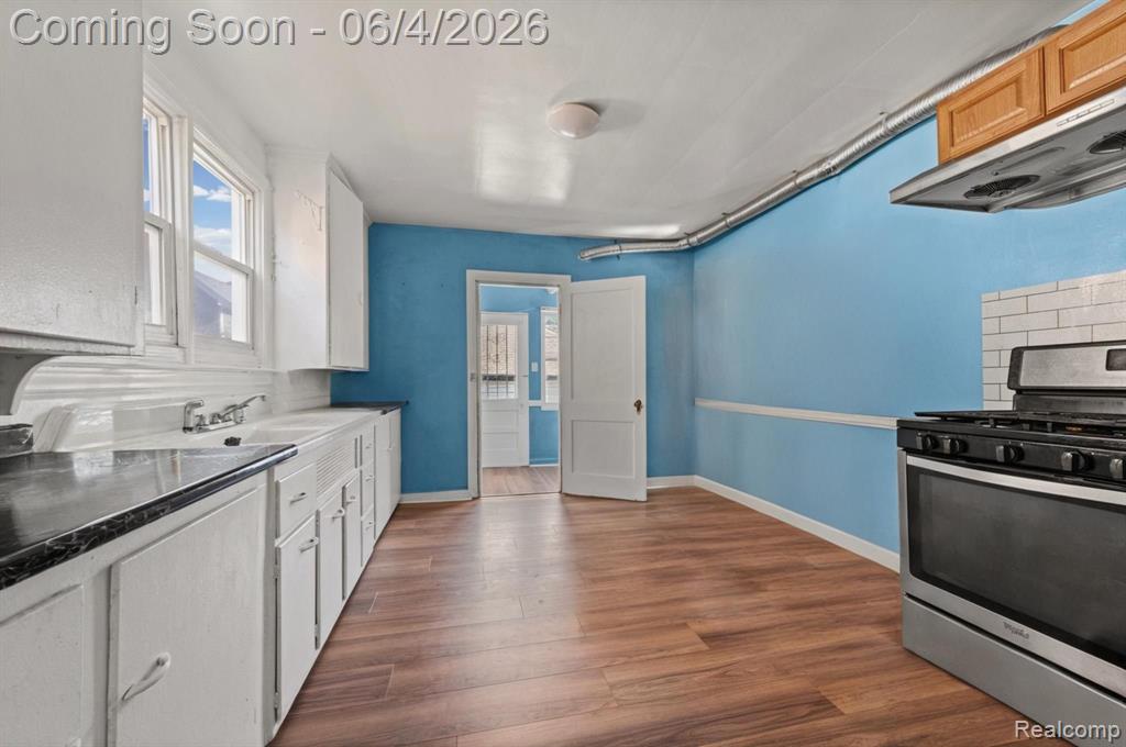 1928 Yemans Street Hamtramck, MI 48212 - Photo 9 of 26