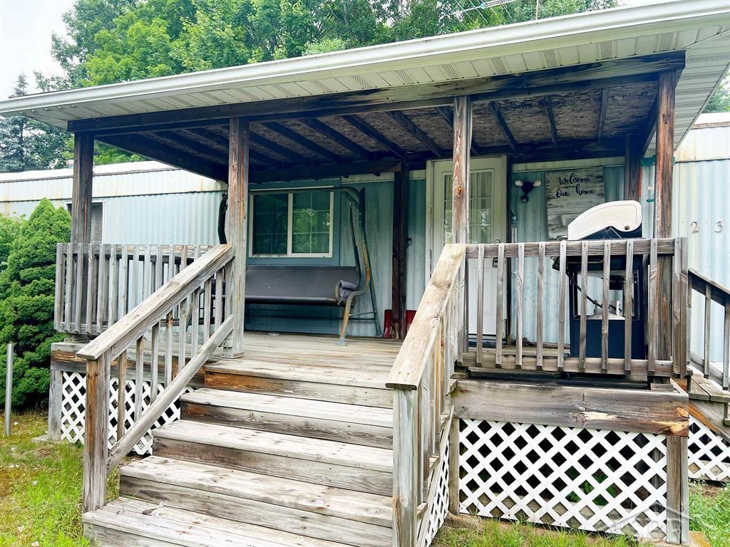 2356 Muskegon Road Harrison, MI 48625 - Photo 4 of 22 50146448-7775b099-0ba1-4d3c-a323-df146923e11a.JPG