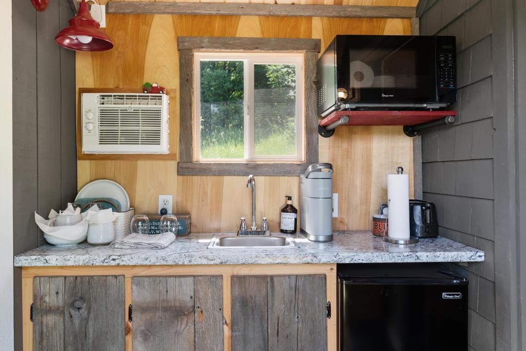 9235 Bailey Road East Jordan, MI 49727 - Photo 37 of 45