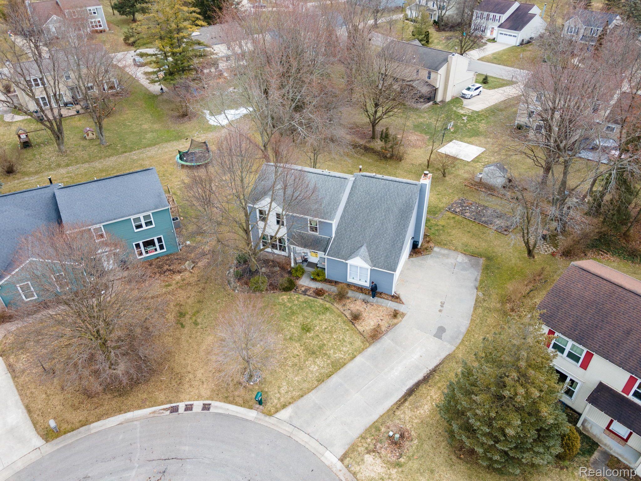 2011 Fairfield Drive Rochester, MI 48306 - Photo 42 of 47 Cul-de-sac location