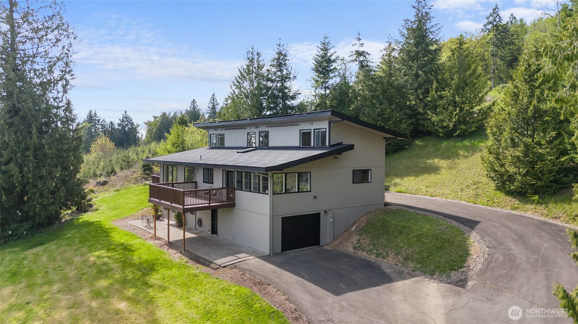 3837 Columbia Heights Road Longview, WA 98632 - Photo 1 of 40 Gallery Image 1