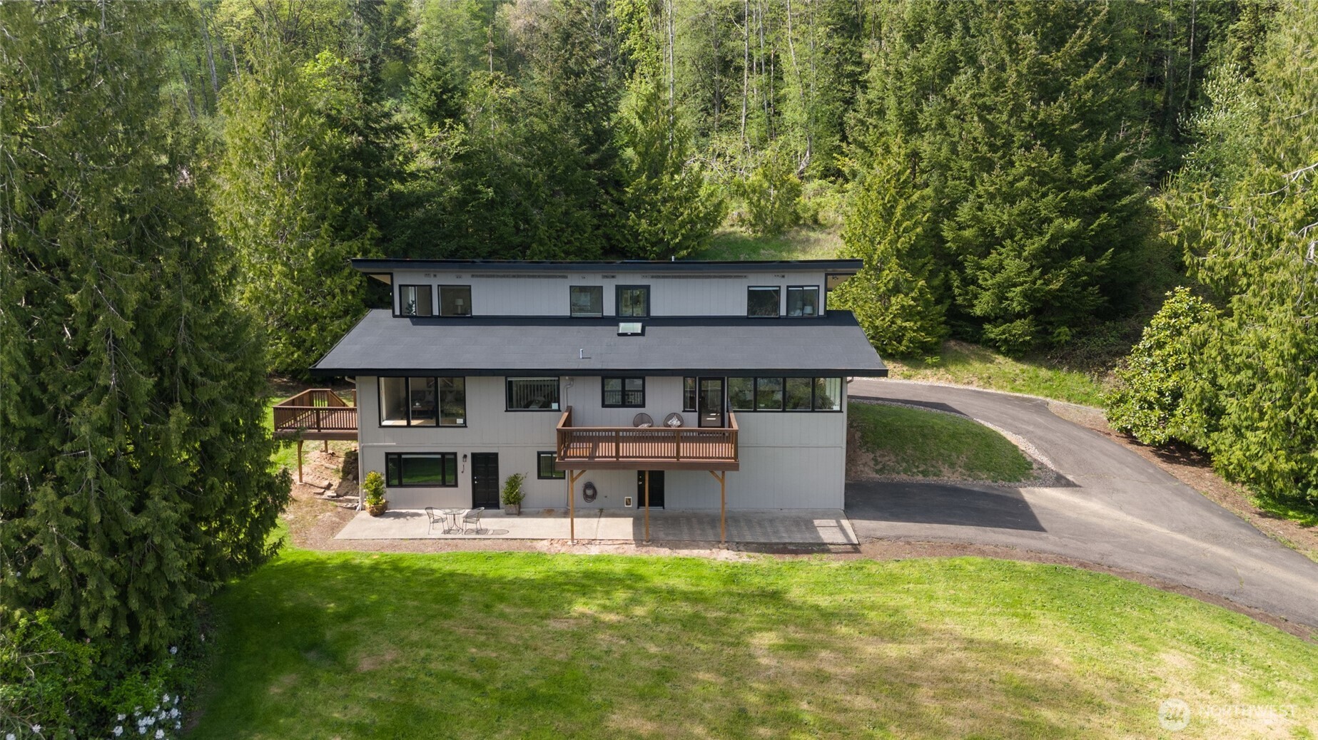 3837 Columbia Heights Road Longview, WA 98632 - Photo 4 of 40 Gallery Image 4