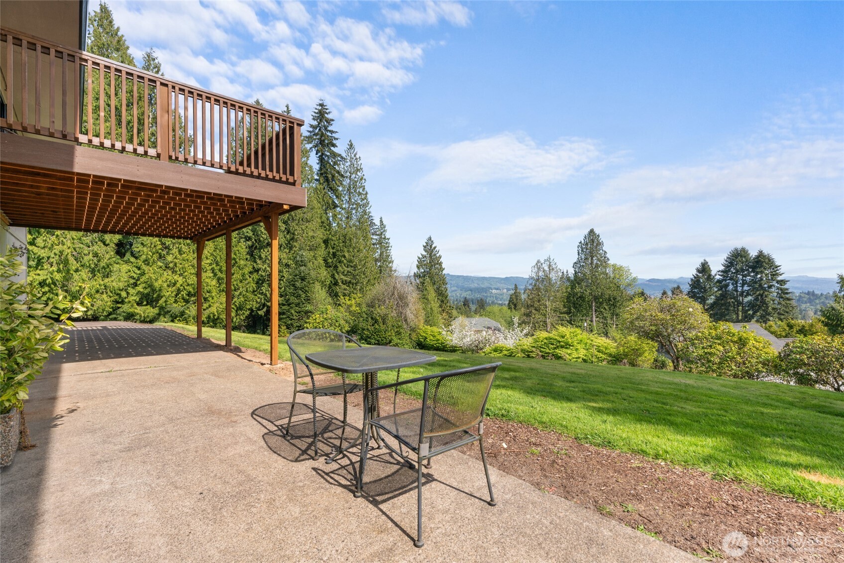 3837 Columbia Heights Road Longview, WA 98632 - Photo 9 of 40 Gallery Image 9