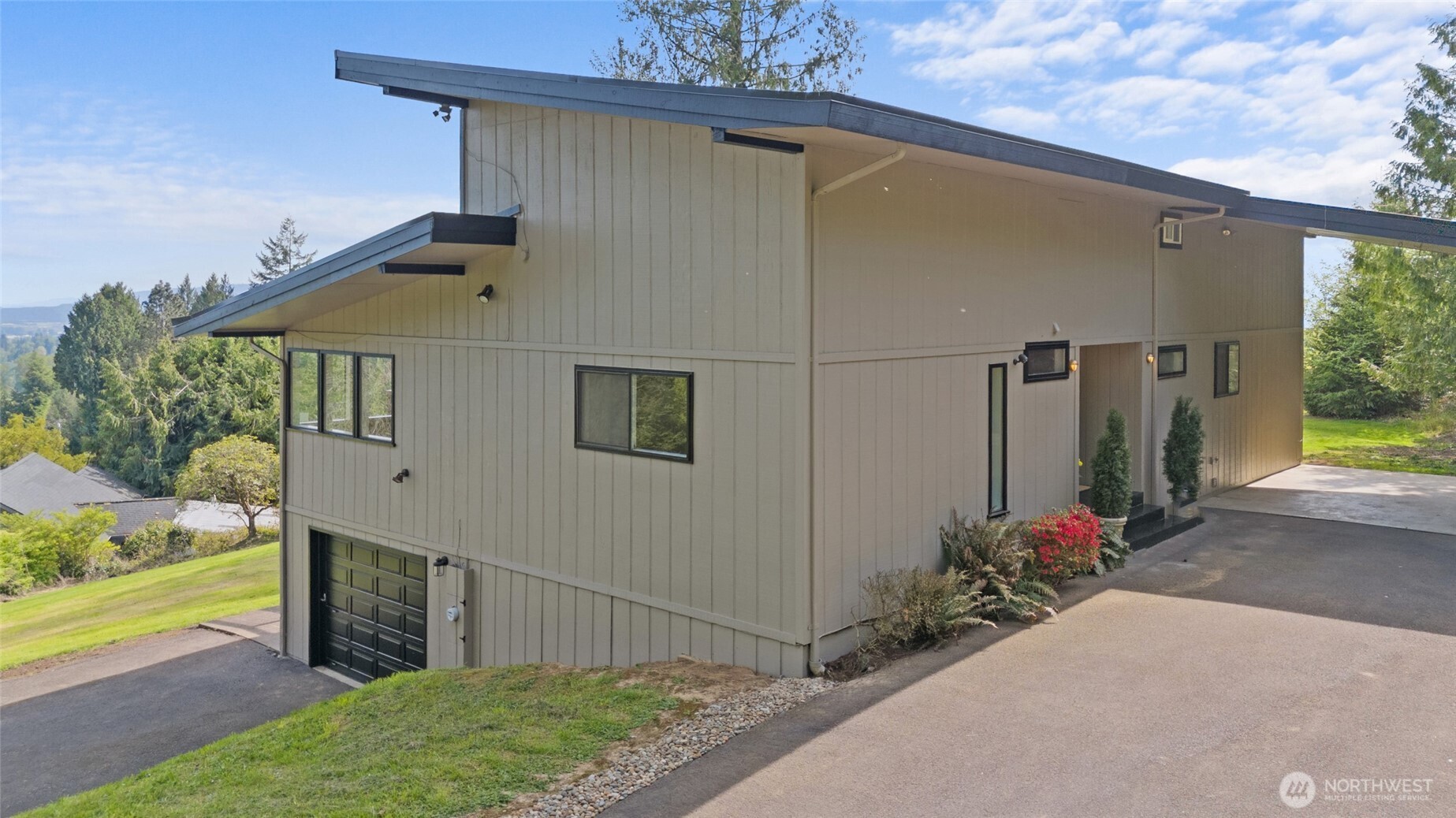 3837 Columbia Heights Road Longview, WA 98632 - Photo 10 of 40 Gallery Image 10