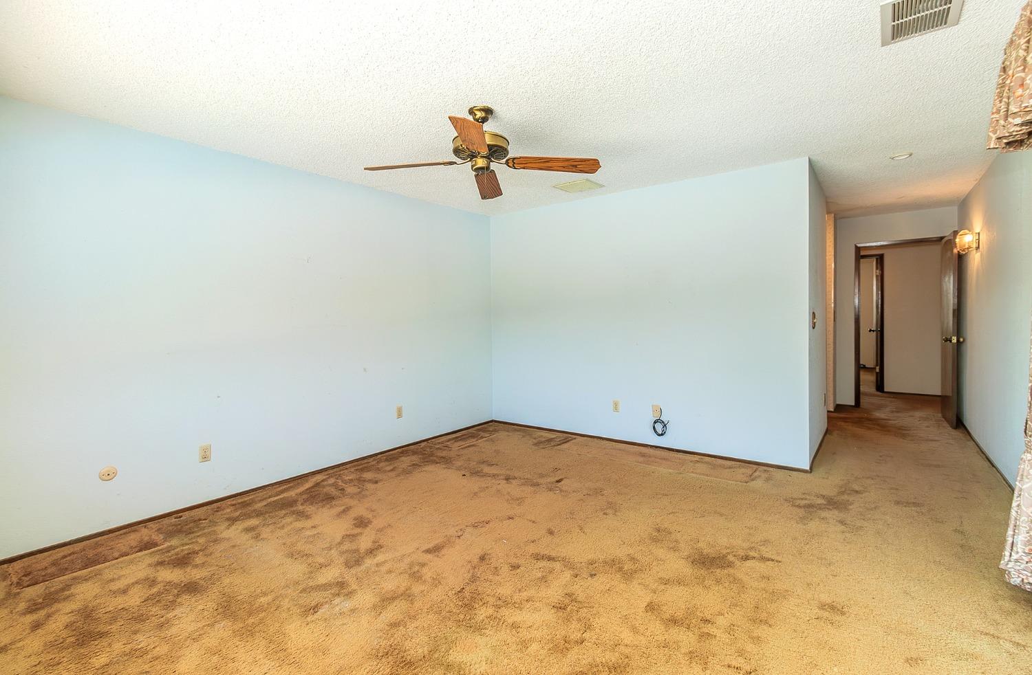 10574 Millerton Road Clovis, CA 93619 - Photo 14 of 36 a view of a room