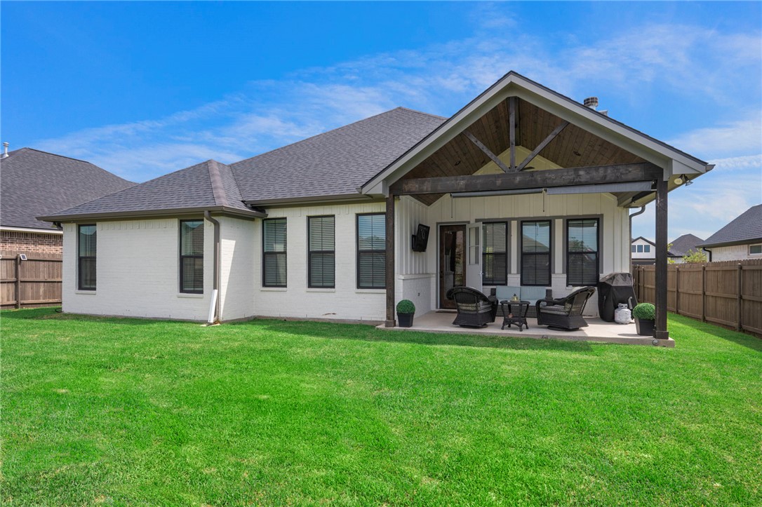 5019 Grayson Way Bryan, TX 77802 - Photo 24 of 26 Plenty of room to play or enjoy the space with enhanced privacy.