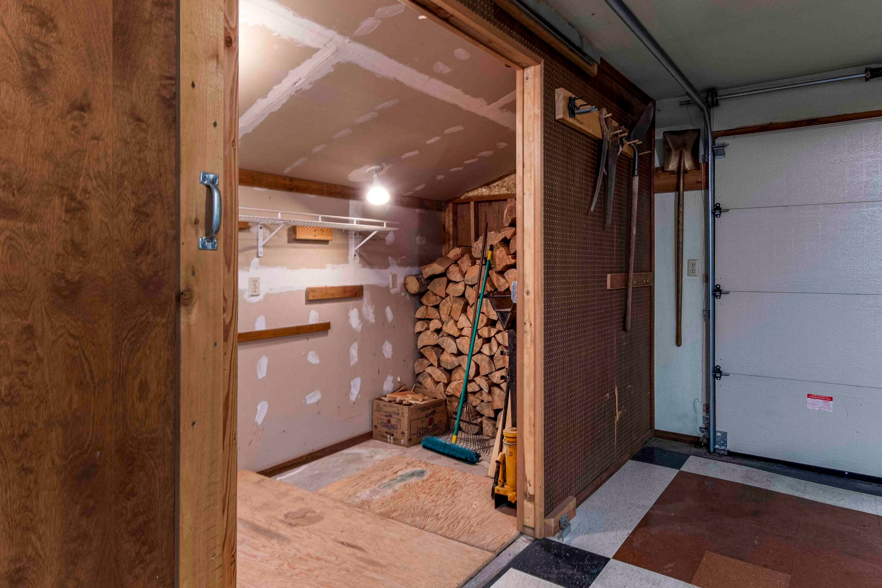 20410 Mainline Road Bend, OR 97702 - Photo 23 of 33 Enclosed storage space inside the garage.