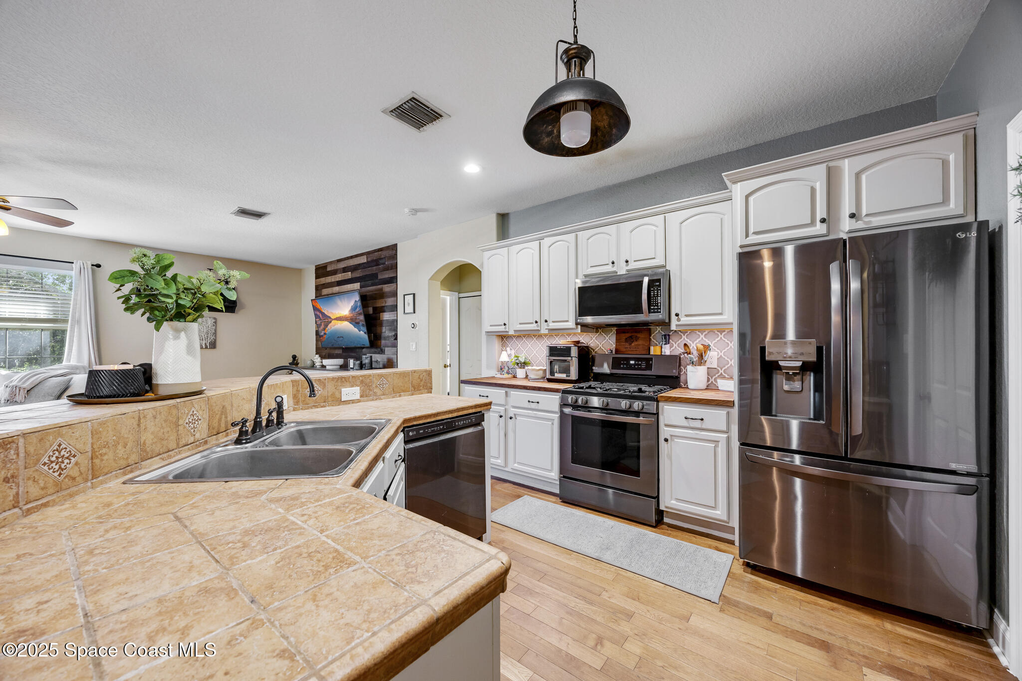 842 Parkwood Avenue Titusville, FL 32796 - Photo 10 of 42 a-09