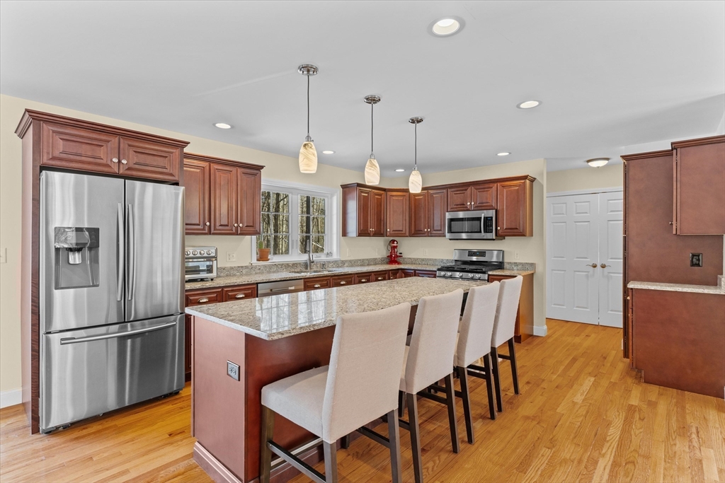 689 Haverhill Street Rowley, MA 01969 - Photo 5 of 42 Gallery Image 5