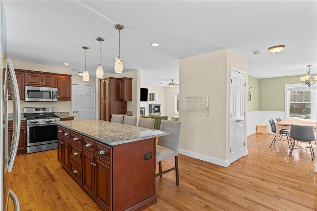 689 Haverhill Street Rowley, MA 01969 - Photo 7 of 42 Gallery Image 7