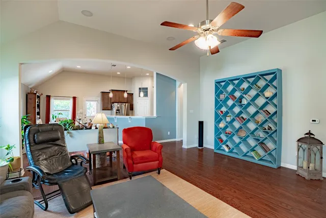 $2,700 | 2009 Garretts Way, Manchaca, TX 78652