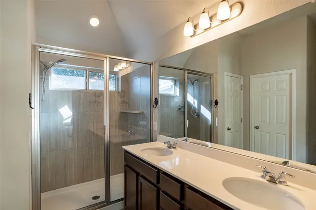 $2,700 | 2009 Garretts Way, Manchaca, TX 78652