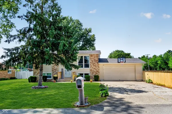 $193,000 | 113 Mulberry Drive, Chesterfield, IN 46017