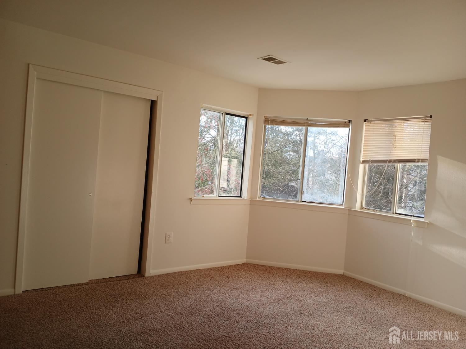 1081 Schmidt Lane North Brunswick, NJ 08902 - Photo 16 of 20