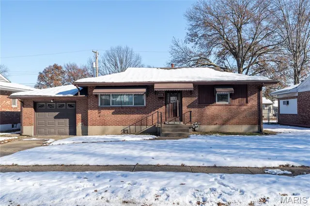 $99,900 | 3156 Davis Avenue, Granite City, IL 62040