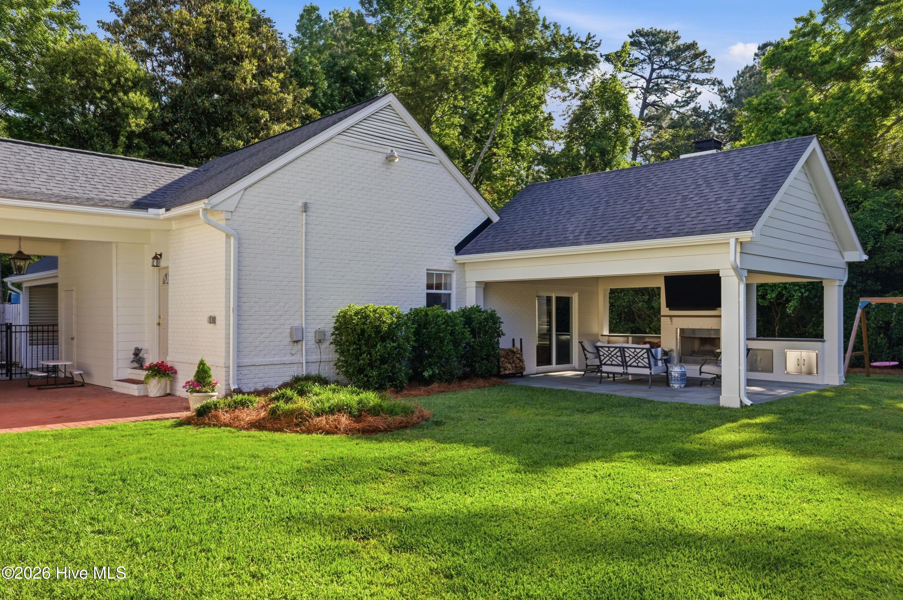 1925 Hawthorne Road Wilmington, NC 28403 - Photo 4 of 52 035_1925_hawthorne_road-35_741