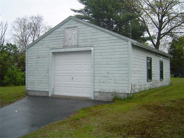 434 Water Street Clinton, MA 01510 - Photo 2 of 4 Gallery Image 2