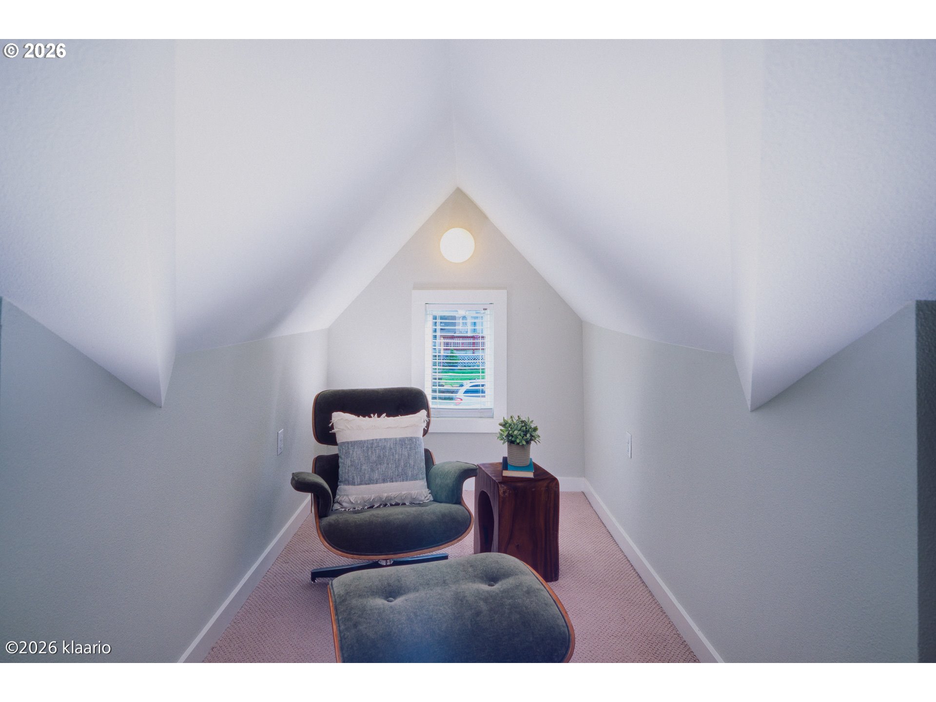 1253 North Baldwin Street Portland, OR 97217 - Photo 20 of 30 a living room with furniture and a window