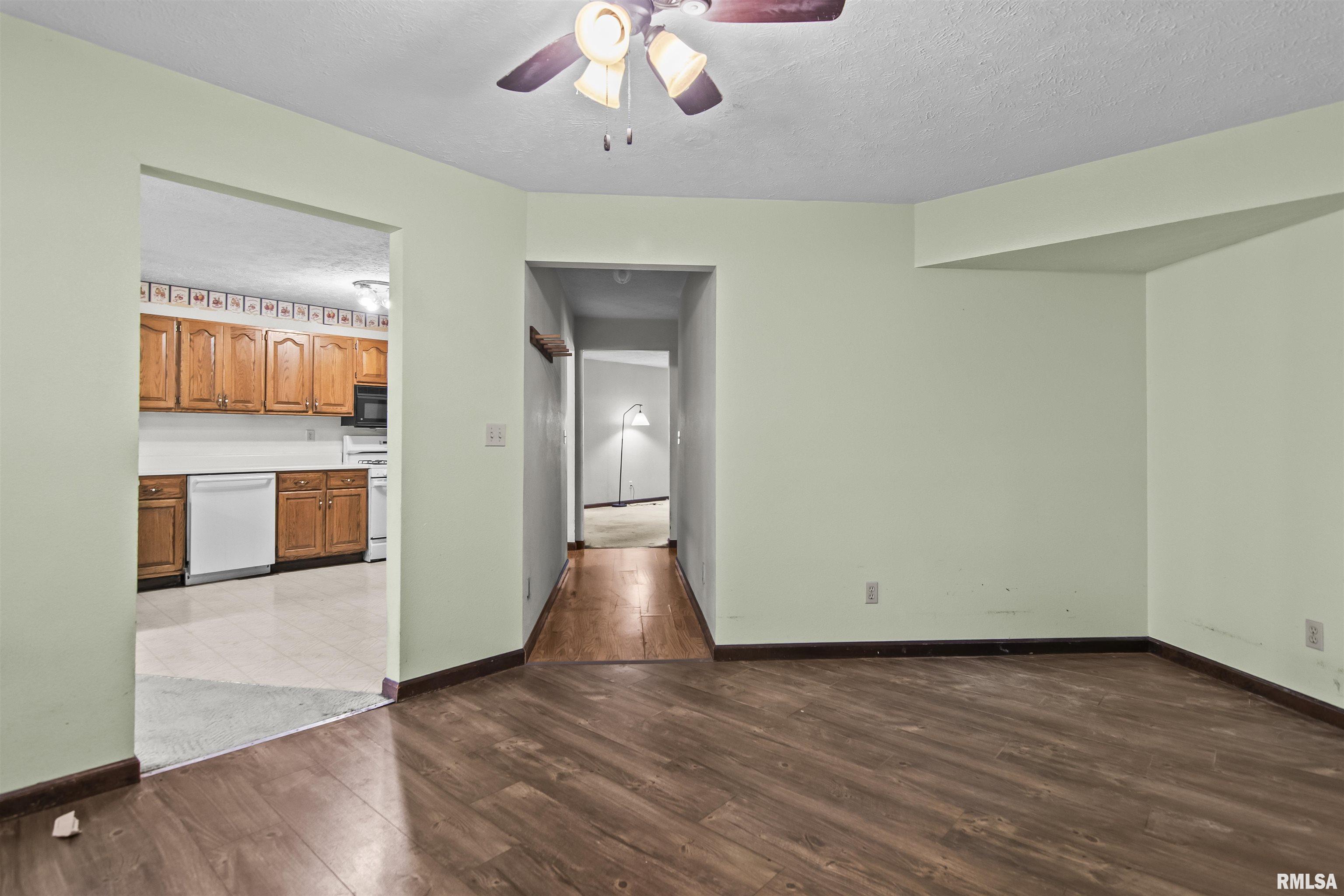 1208 Harmony Court Springfield, IL 62703 - Photo 20 of 39 Gallery Image 20