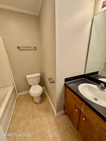 $1,100 | 3995 Sterling Pointe Drive, Unit KKK3, Winterville, NC 28590