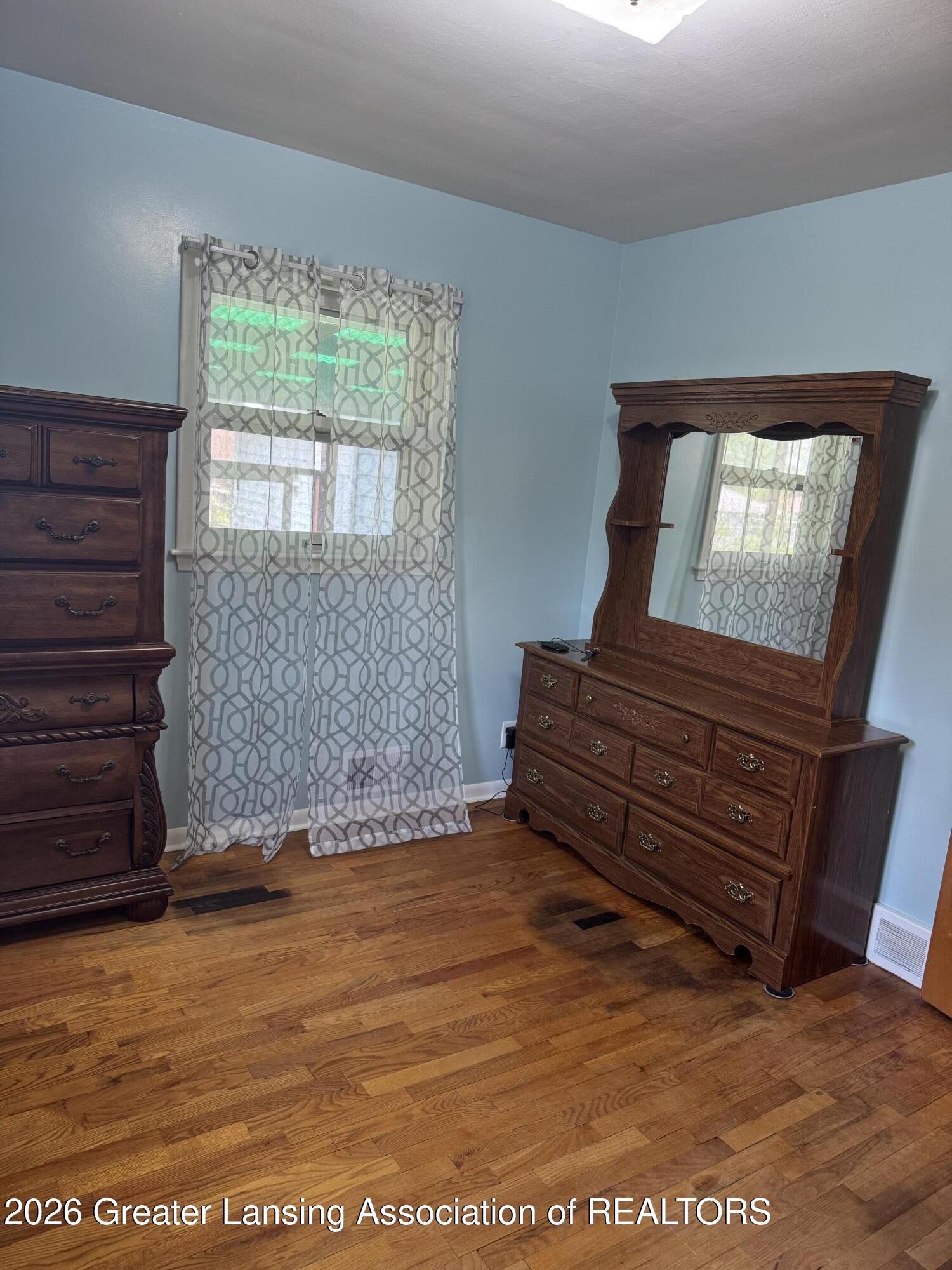 4901 Alpha Street Lansing, MI 48910 - Photo 18 of 34 Bedroom 4-2