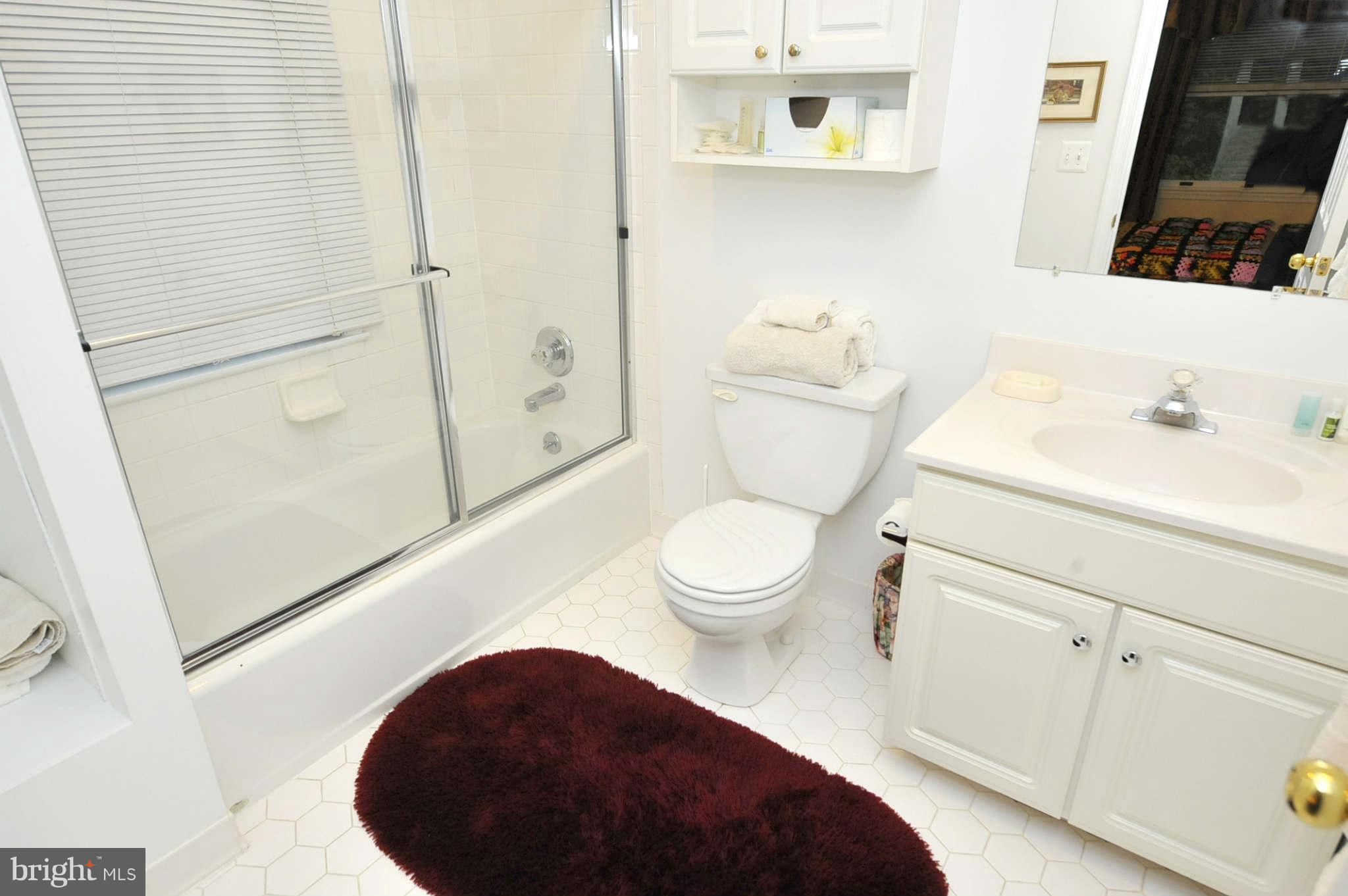 2135 Yorktown Road Northwest Washington, DC 20012 - Photo 23 of 30 Bath #2