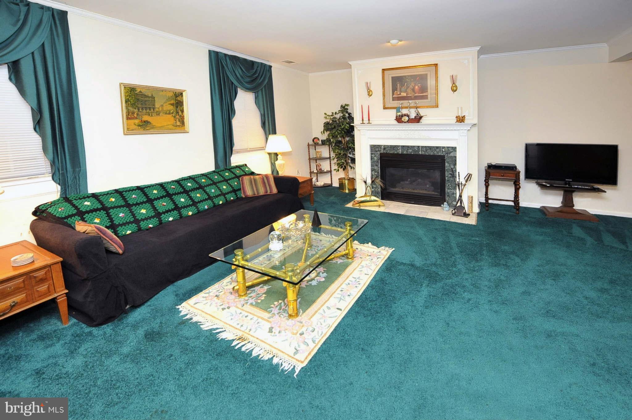 2135 Yorktown Road Northwest Washington, DC 20012 - Photo 26 of 30 Au Pair Suite Living Room