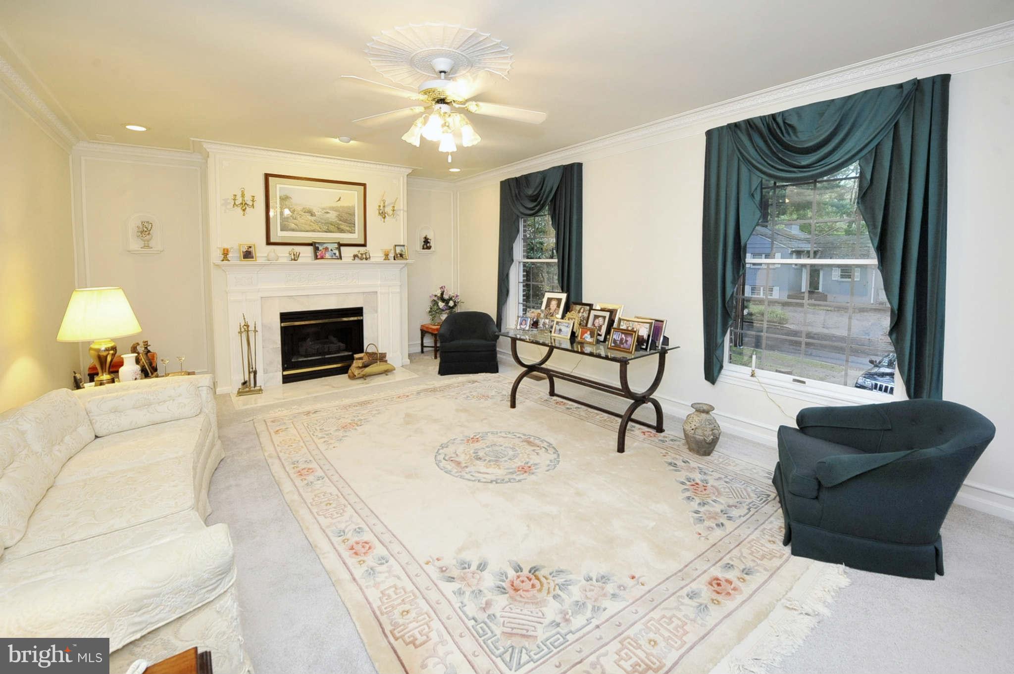 2135 Yorktown Road Northwest Washington, DC 20012 - Photo 5 of 30 Living Room