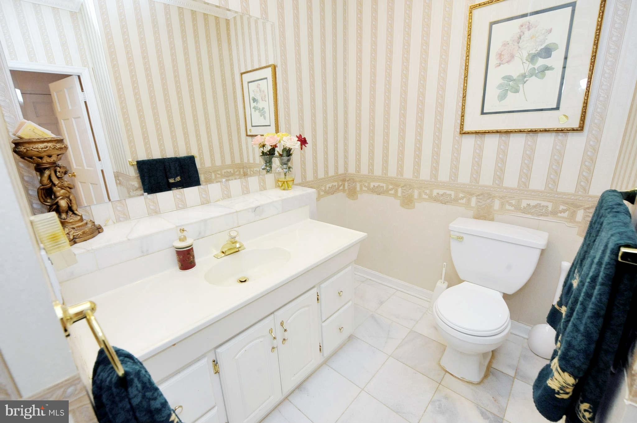 2135 Yorktown Road Northwest Washington, DC 20012 - Photo 9 of 30 Powder Room