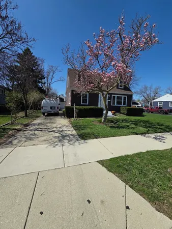 $397,777 | 494 North Ellsworth Avenue, Villa Park, IL 60181
