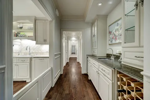$450,000 | 6599 Bayou Glen Road, Houston, TX 77057