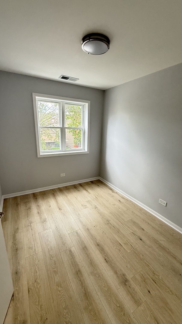 341 West 24th Street, Unit 3 Chicago, IL 60616 - Photo 2 of 12